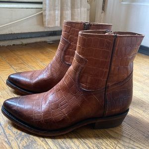 Frye Billy Boot Side Zip Leather Croc Women’s Size 9B - Great Condition!